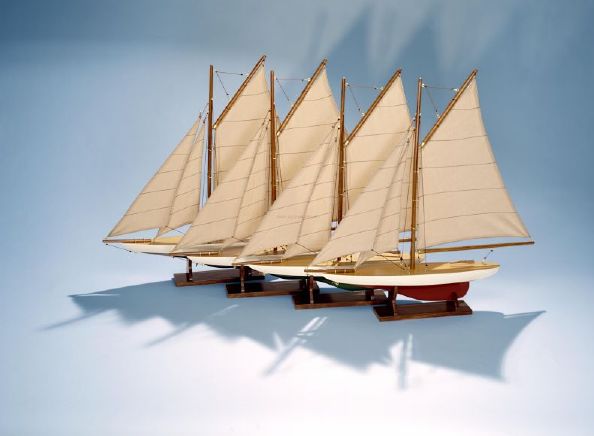 Maquettes bois  de mini Yachts de bassin